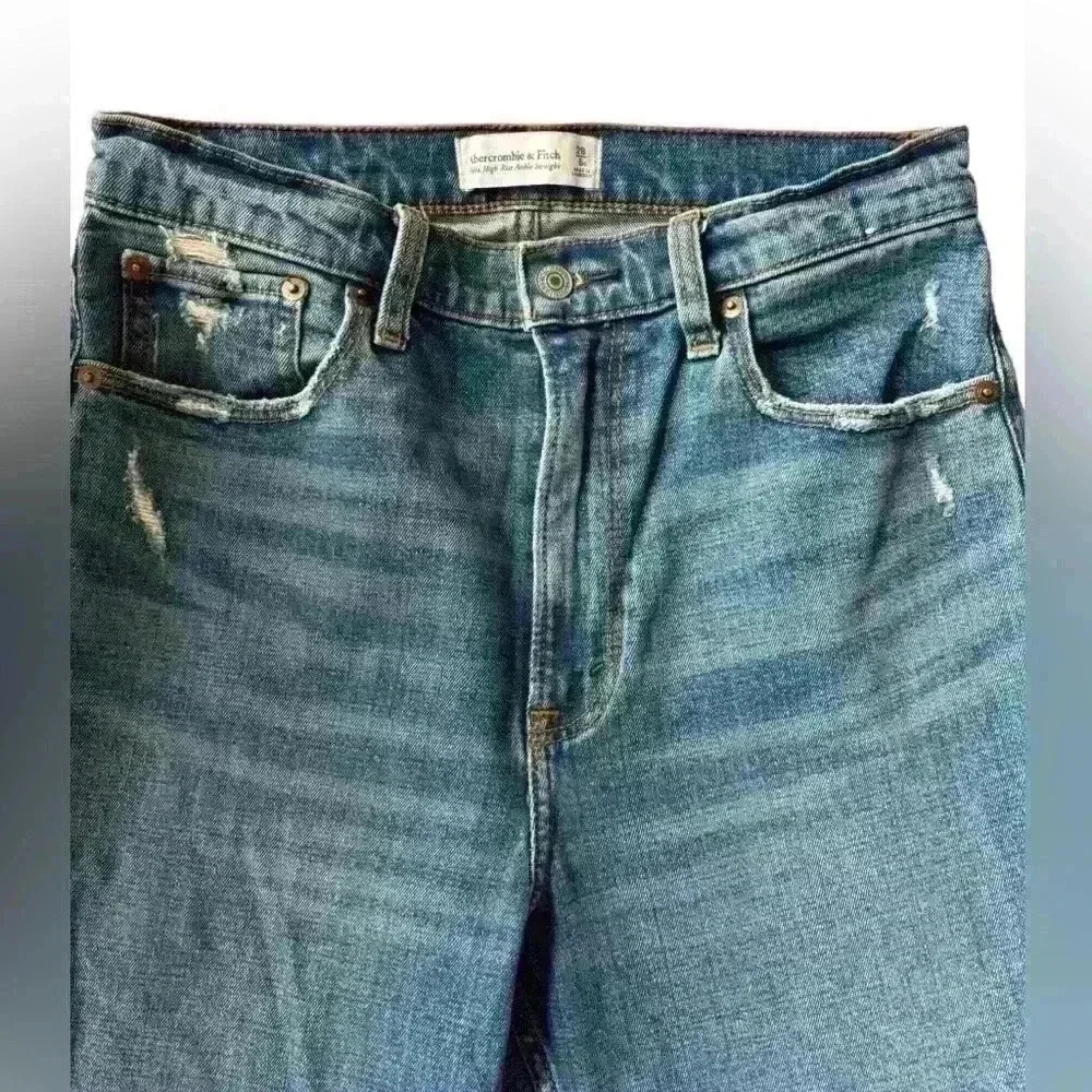 Abercrombie & Fitch Ultra High Rise Ankle Straight Jeans Medium Wash Blue Size 6